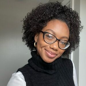 Meet your Posher, Maya